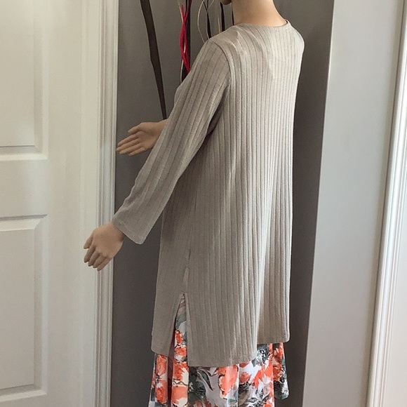 MARALLIS Floral Cap Sleeve Dress size M. With 3/4 length Cardigan and sleeve - Picture 8 of 14